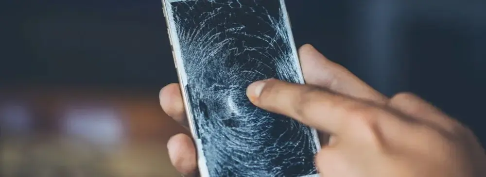 Jak naprawić pęknięty ekran w telefonie i uniknąć wysokich kosztów