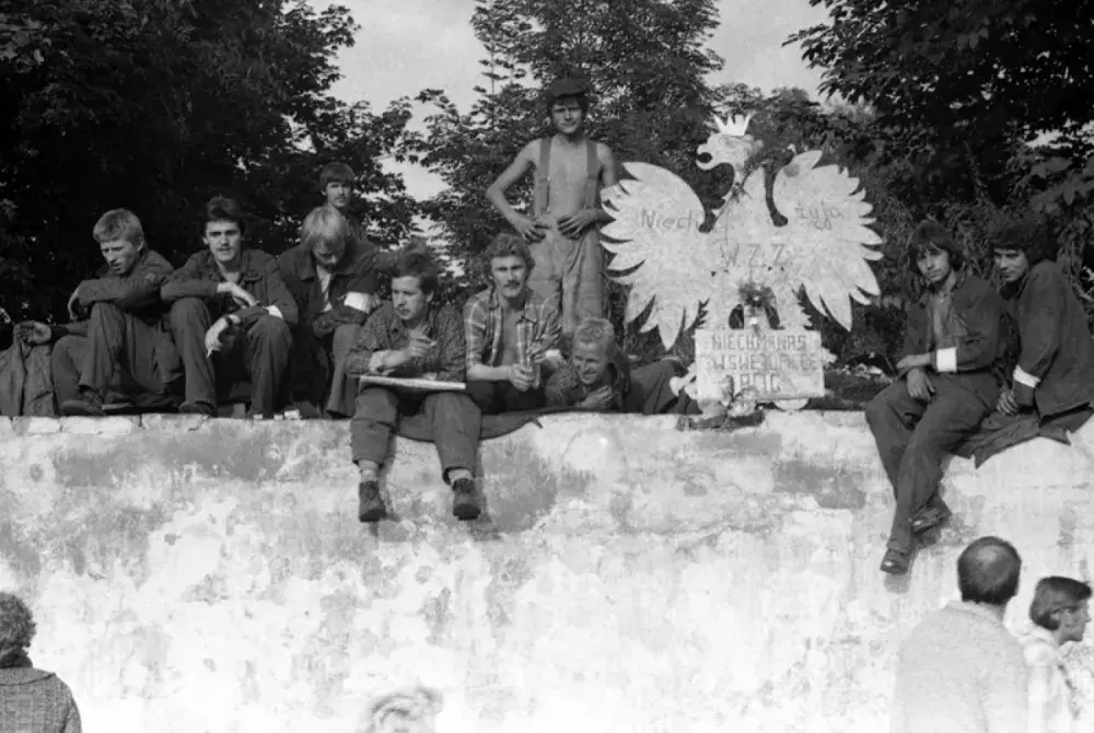 Kiedy powstała solidarność i jak zmieniła Polskę na zawsze