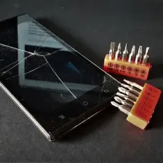 Czym skleić telefon, aby uniknąć kosztownych napraw i uszkodzeń?