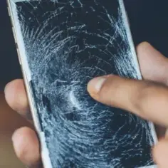 Jak naprawić pęknięty ekran w telefonie i uniknąć wysokich kosztów