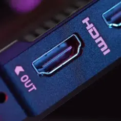 Port HDMI z napisem "OUT". Jeśli masz błąd HDCP, jak naprawić, sprawdź połączenia.