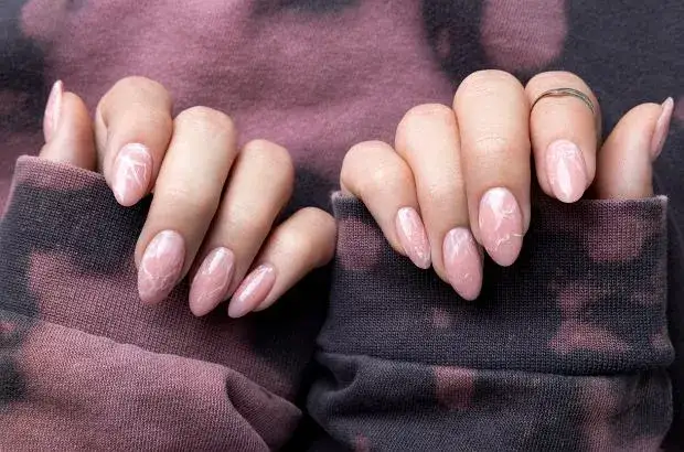 Zdjęcie Kiedy powstał lakier hybrydowy i jak zmienił świat manicure?