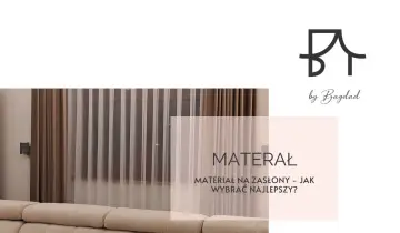 Eleganckie zasłony i firany tworzą przytulną sztory w salonie. Logo "by Bagdad" sugeruje inspirację.
