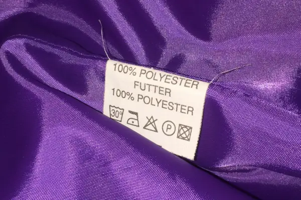 Poliester - Jak rozpoznać dobrą jakość i kiedy warto go kupić?